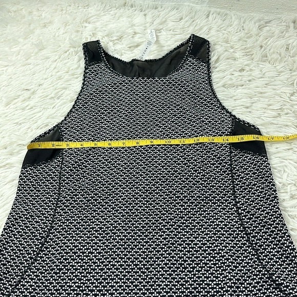 Lululemon Sculpt Tank - Picture 2 of 4